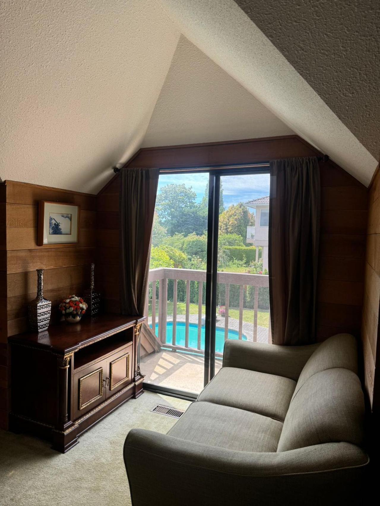 Jason House - Immaculate Suites In A Quiet Seaside Neighbourhood Near Uvic Виктория Экстерьер фото